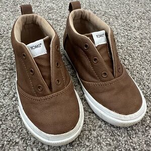 Toms toddler boy shoes.